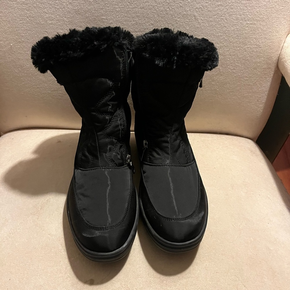 Pajar Canada boots worn a few times, like new!